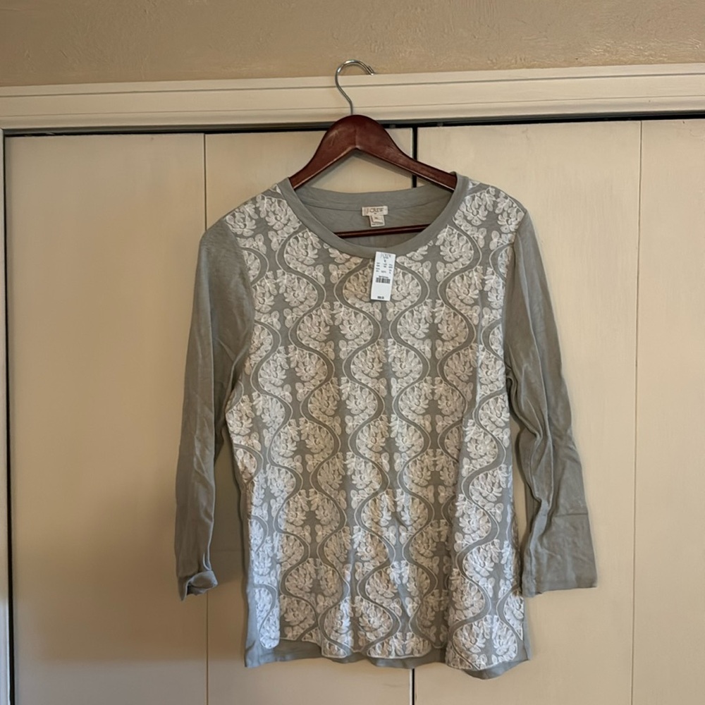 XL J crew grey long sleeve top with floral knit pattern